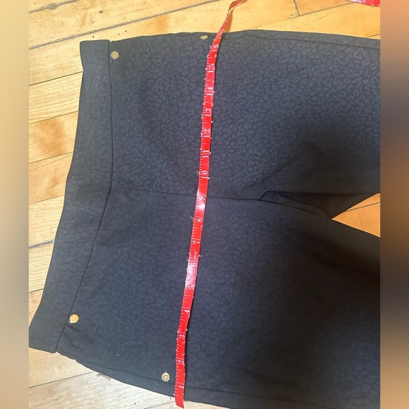 Anne Klein Stretch Pants, Clean Front, Black on Black Leopard Print (Sz 6) - Picture 8 of 10